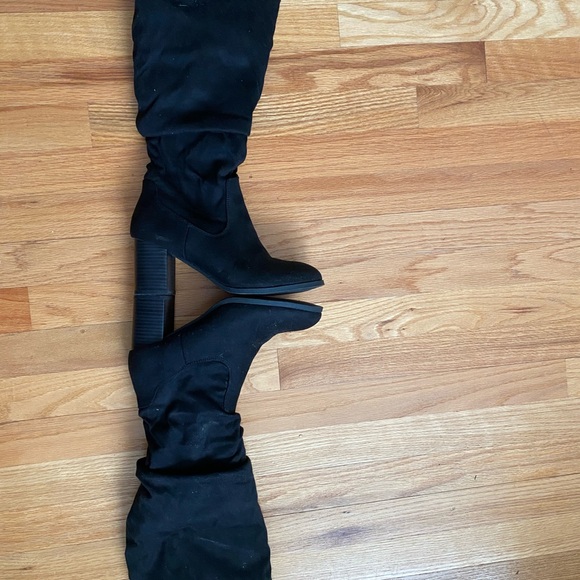 Suede Aneil boot from Journee slouchy design - Picture 7 of 7